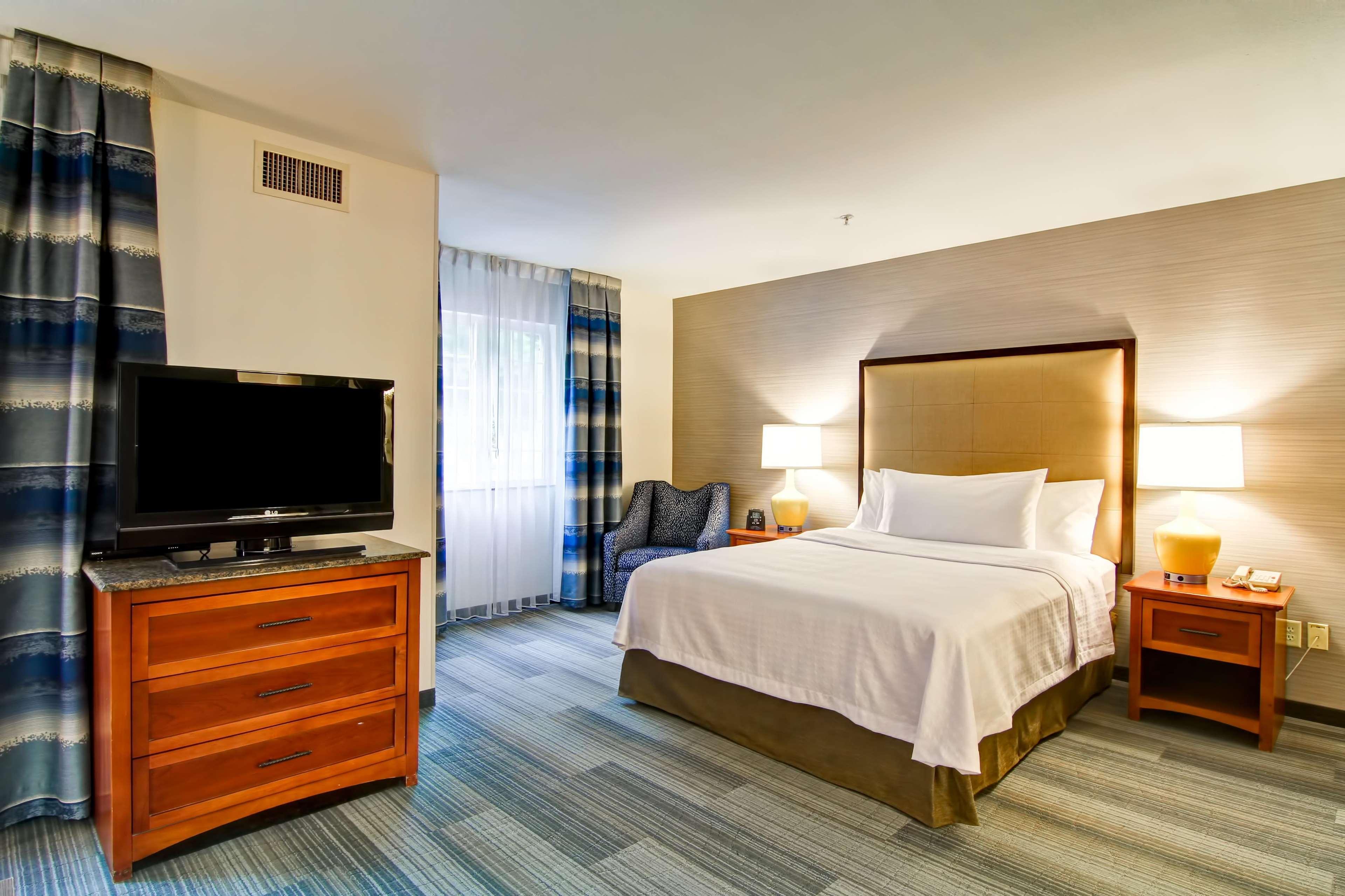 Homewood Suites By Hilton Stratford Eksteriør bilde